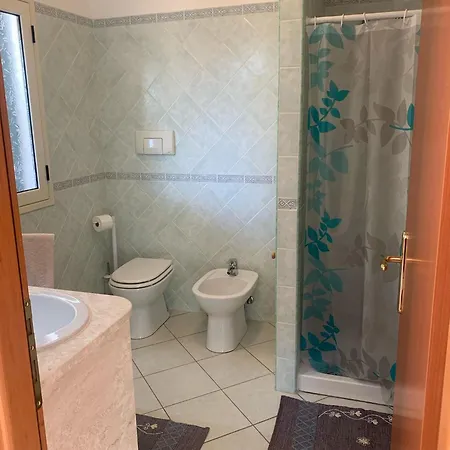 Casa Menuccia * أروسييْ