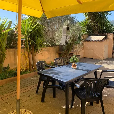 Casa Menuccia بيت للعطل